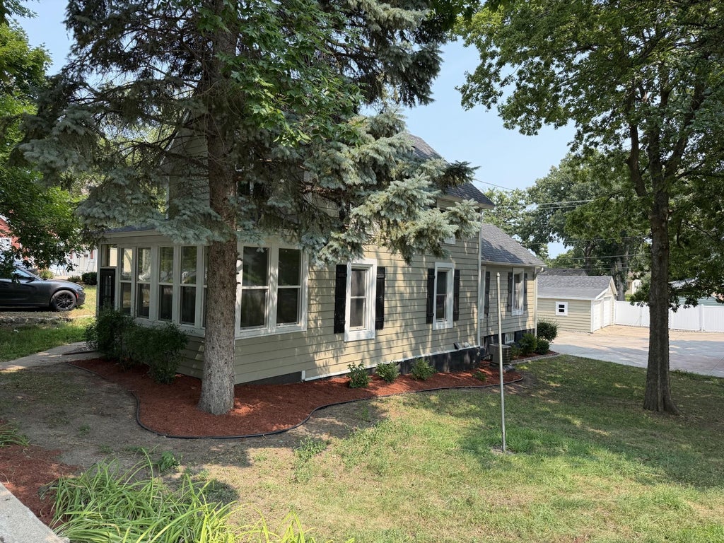 Photo of 933 Ramsey Street, Hastings, MN 55033 (MLS # 7126358)