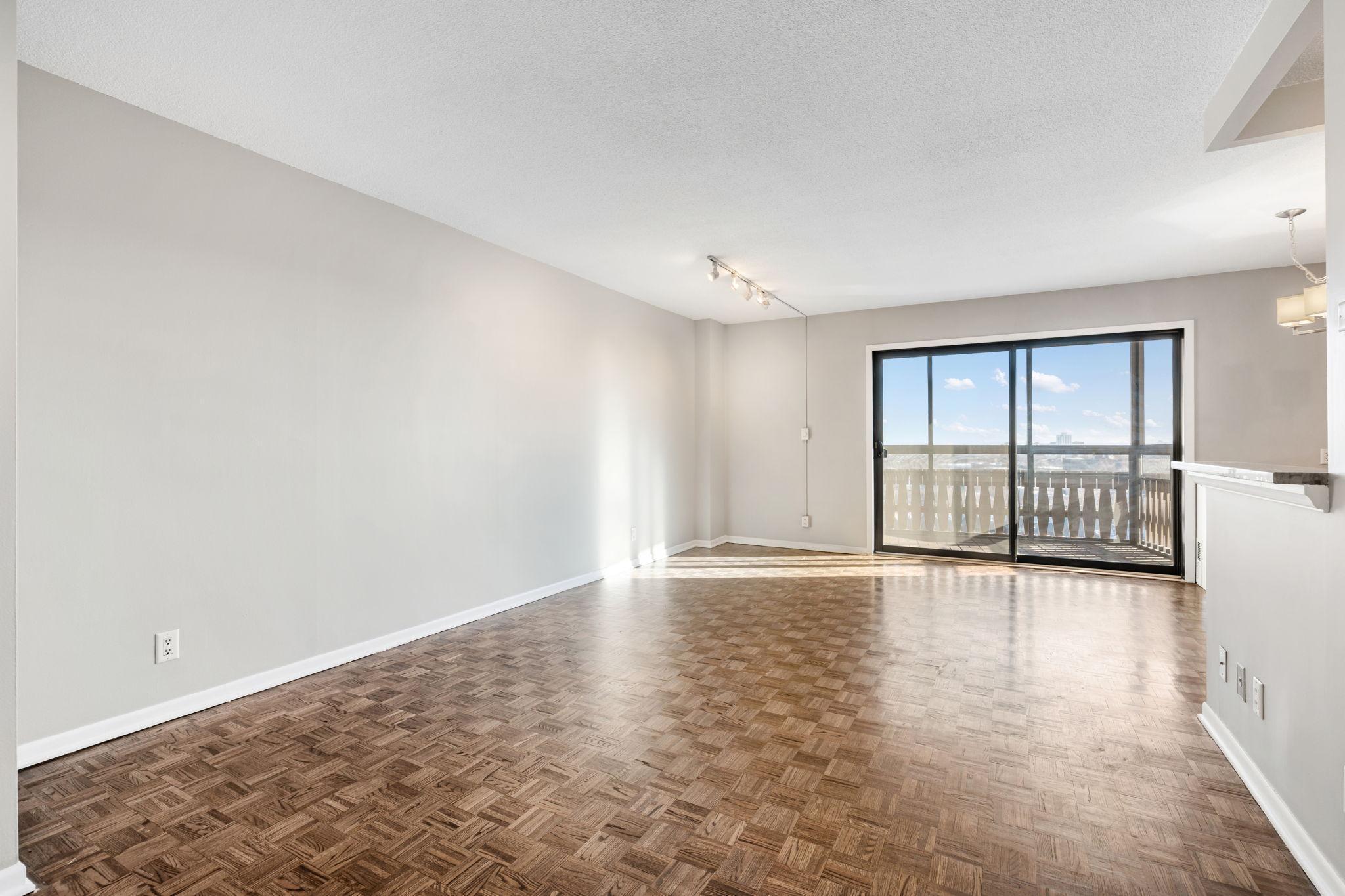 410 Groveland Avenue 1605