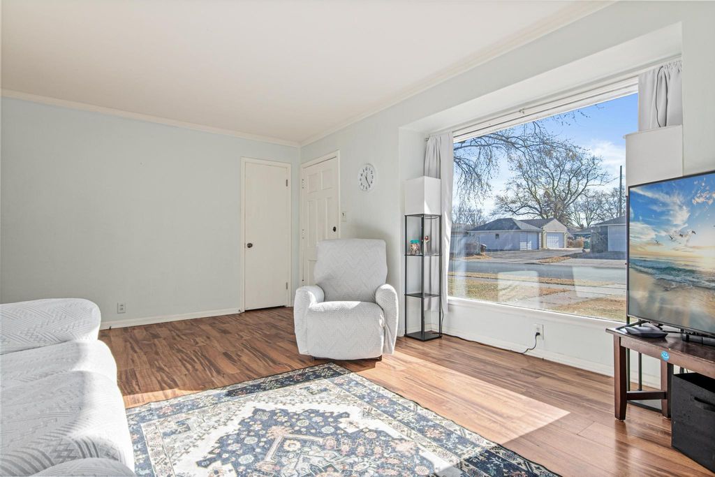 Photo of 203 Moreland Avenue E, West Saint Paul, MN 55118 (MLS # 7022370)