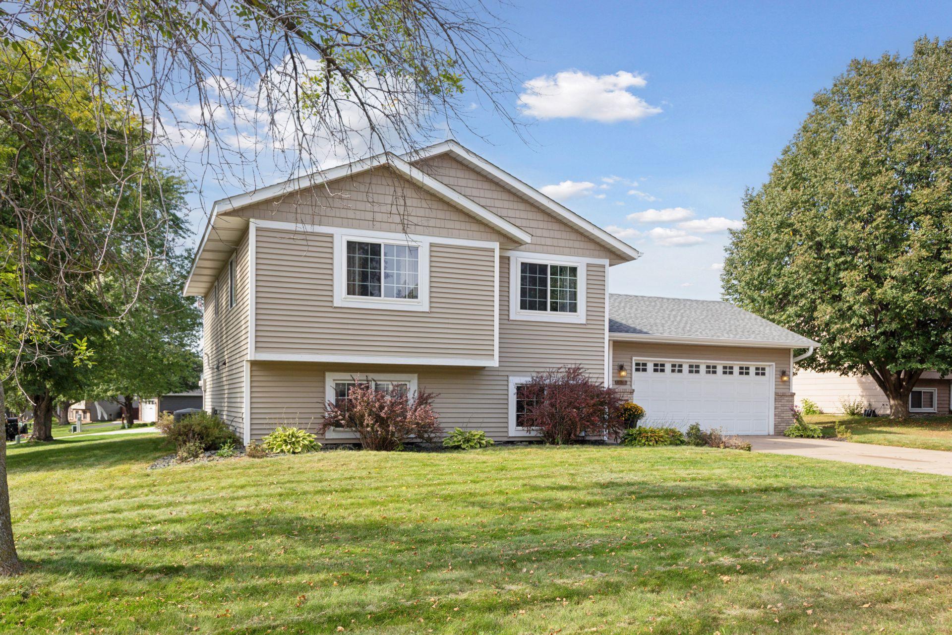 2260 Hallmark Avenue N