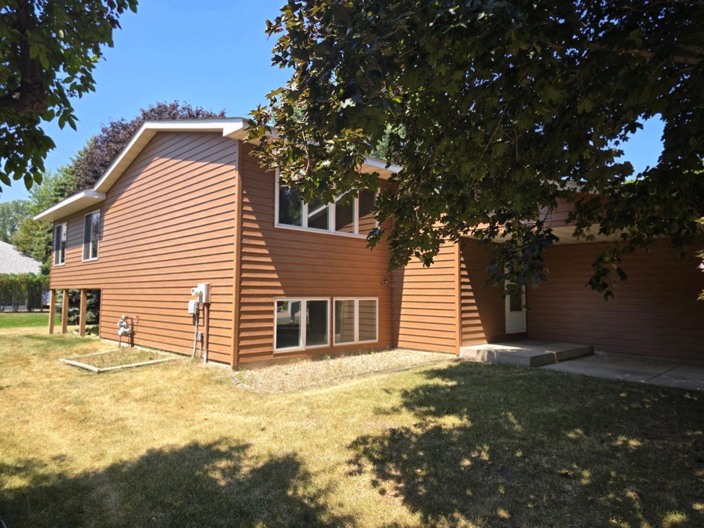 Photo of 3231 Meadowbrook Court, Vadnais Heights, MN 55127 (MLS # 7117062)