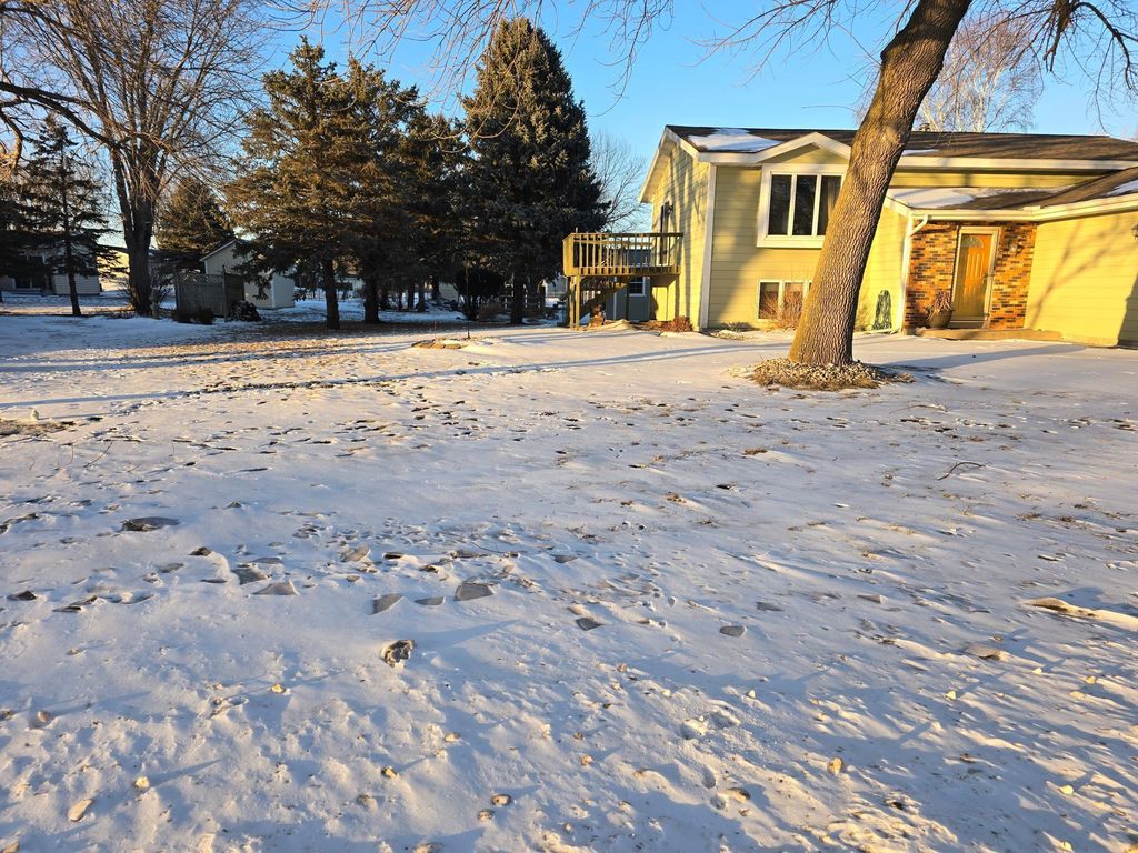 Photo of 3720 Cedar Creek Court, Fairmont, MN 56031 (MLS # 7015148)