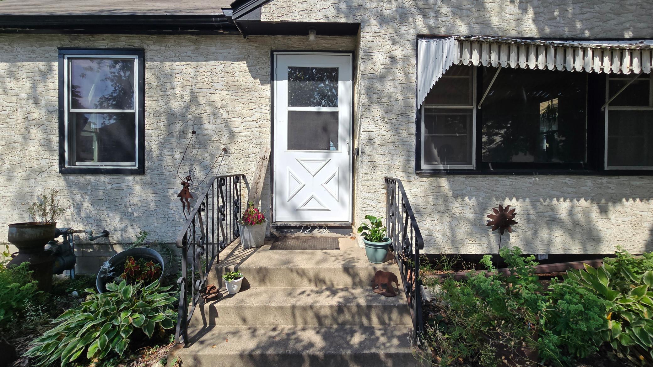 1229 7th Street E