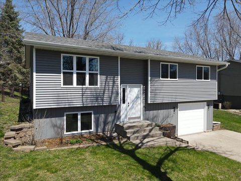Photo of 816 Park Street W, Cannon Falls, MN 55009 (MLS # 7059066)