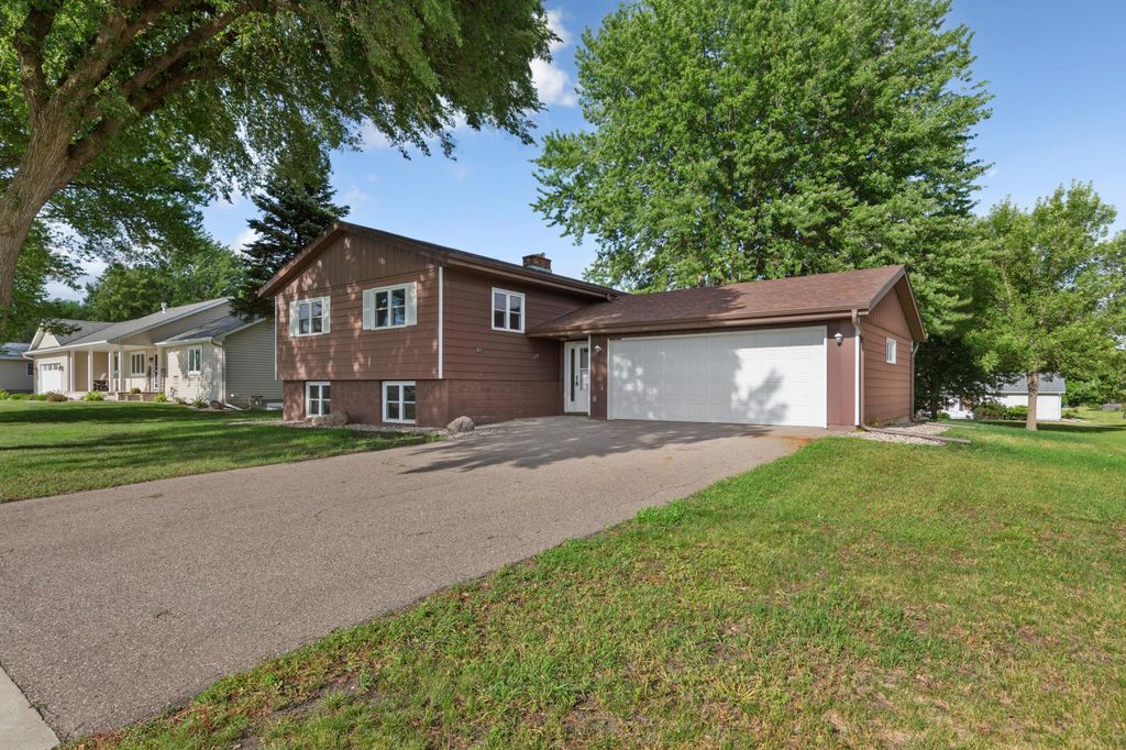 Photo of 1114 10th Street, Gaylord, MN 55334 (MLS # 7102743)
