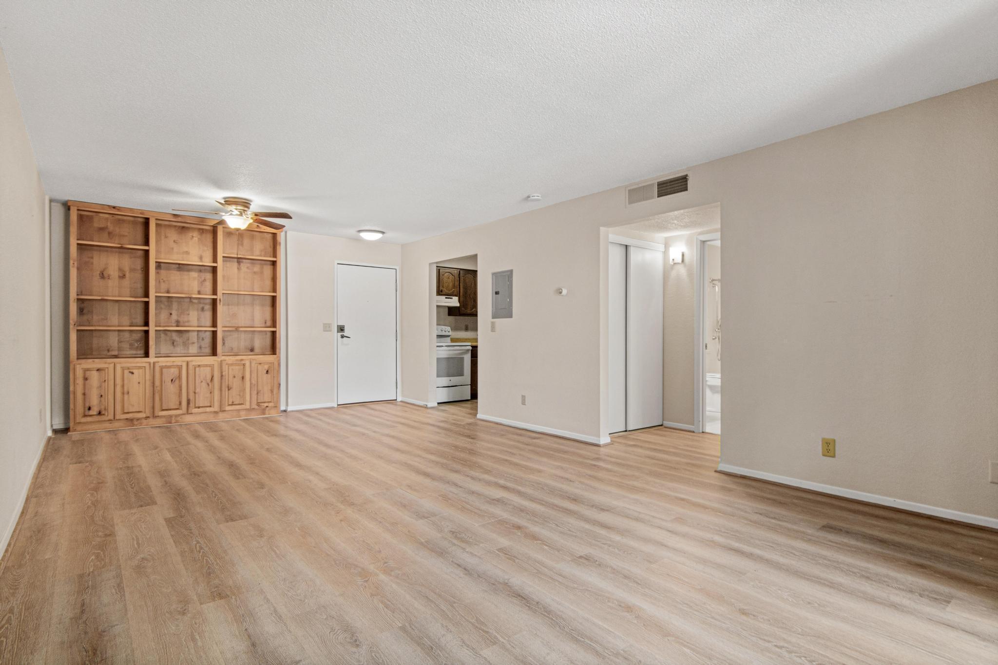 2670 Oxford Street N 230