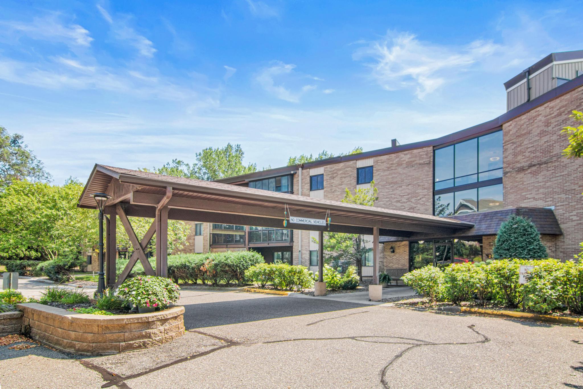 2670 Oxford Street N 230