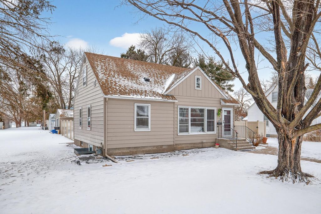 Photo of 6046 Emerson Avenue N, Brooklyn Center, MN 55430 (MLS # 6825343)
