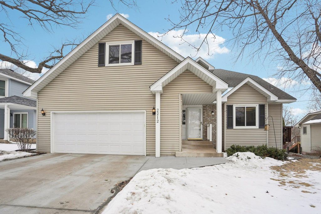 Photo of 2212 Ariel Street N, North Saint Paul, MN 55109 (MLS # 6825393)