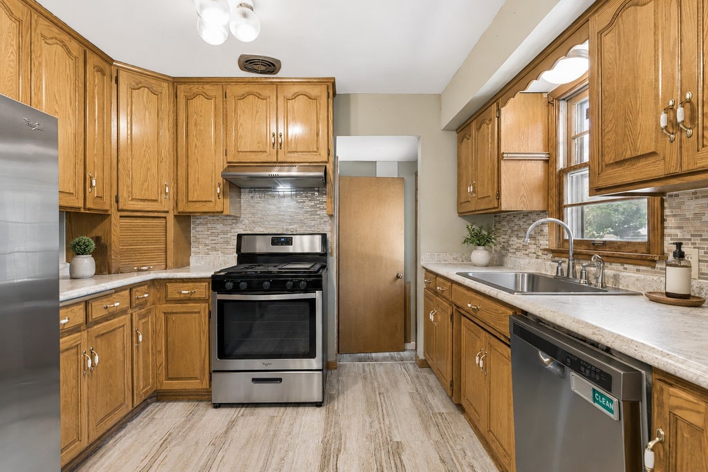 Photo of 4002 Nevada Avenue N, New Hope, MN 55427 (MLS # 7084326)