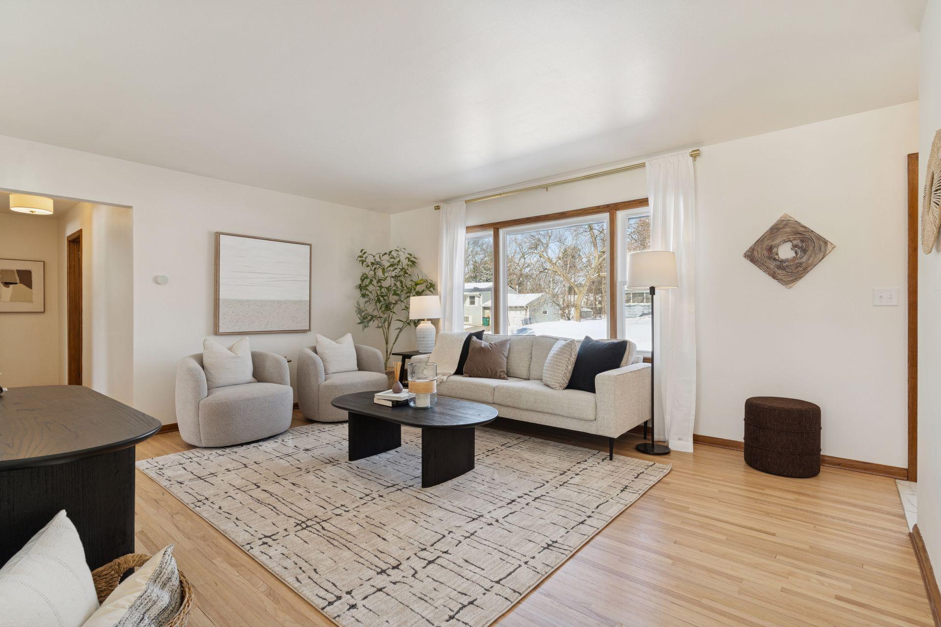 13413 Arthur Street W