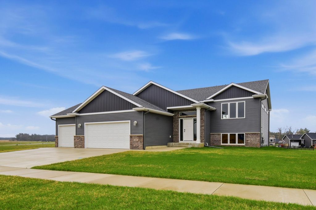 Photo of 1312 18th Drive NE, Austin, MN 55912 (MLS # 7057564)