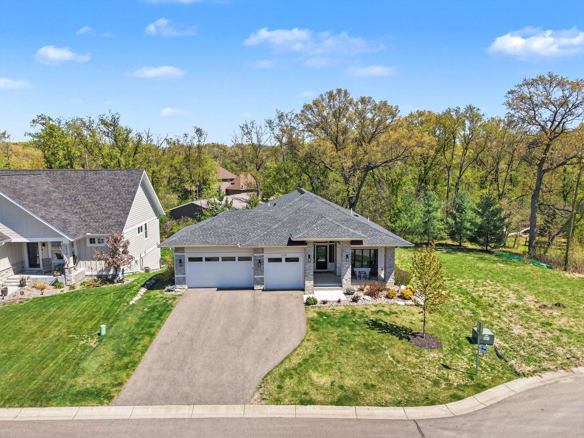 11784 Azure Lane