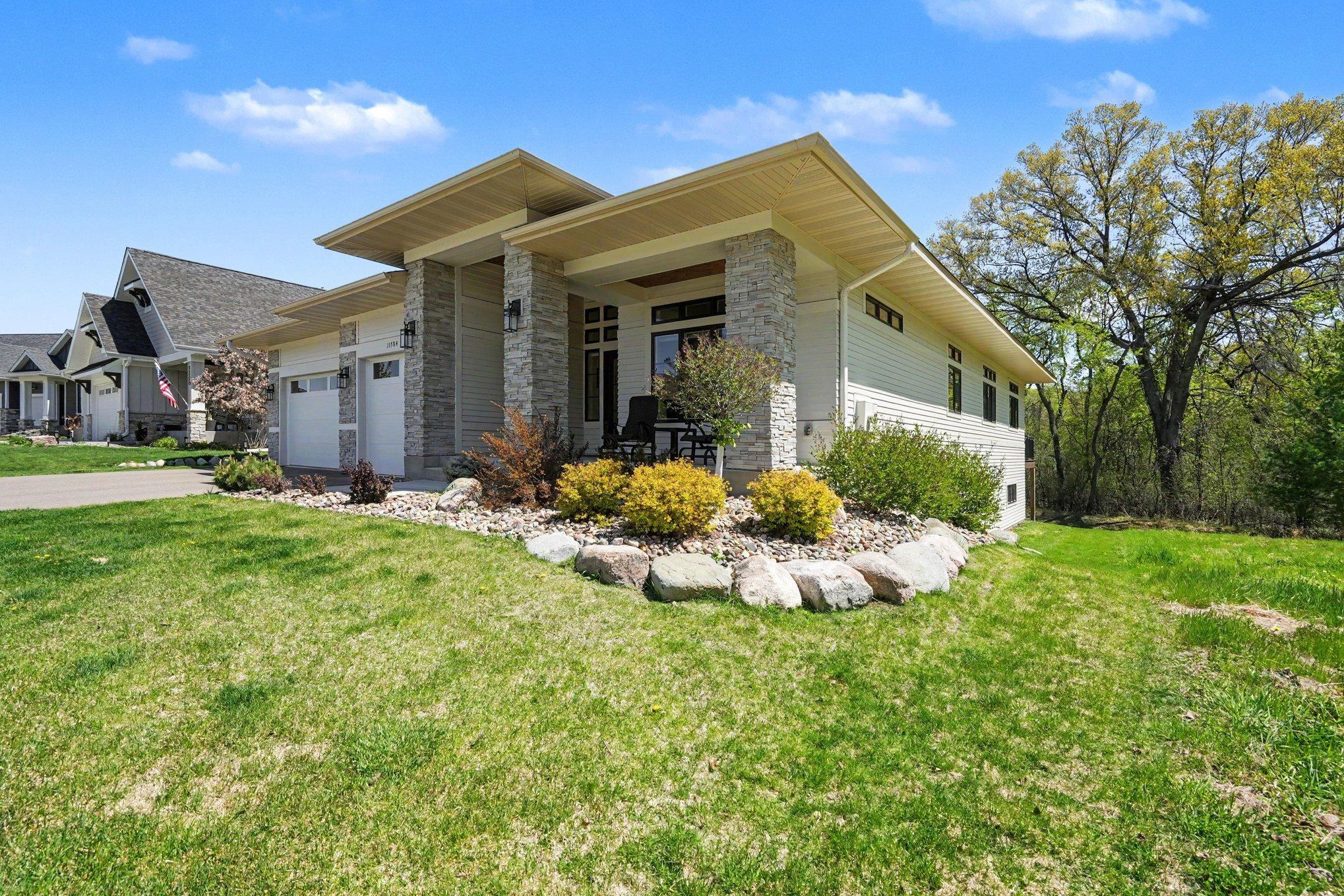 11784 Azure Lane