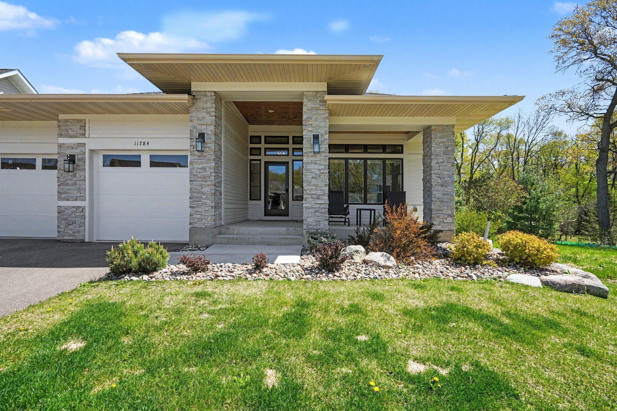 11784 Azure Lane