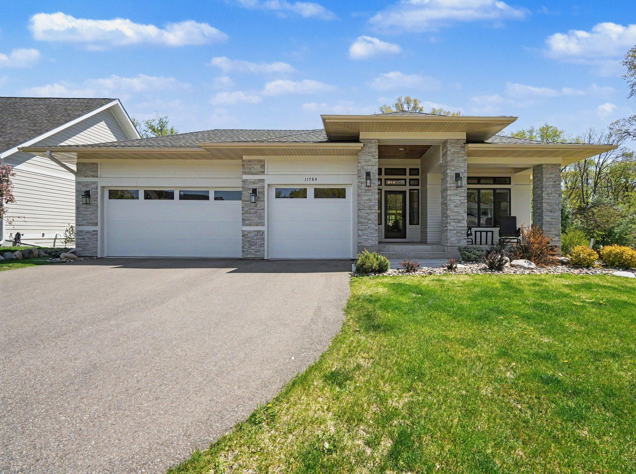11784 Azure Lane
