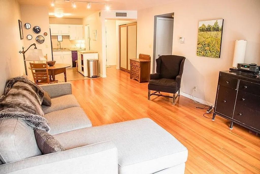 Photo of 311 Pleasant Avenue #408, Saint Paul, MN 55102 (MLS # 7039705)