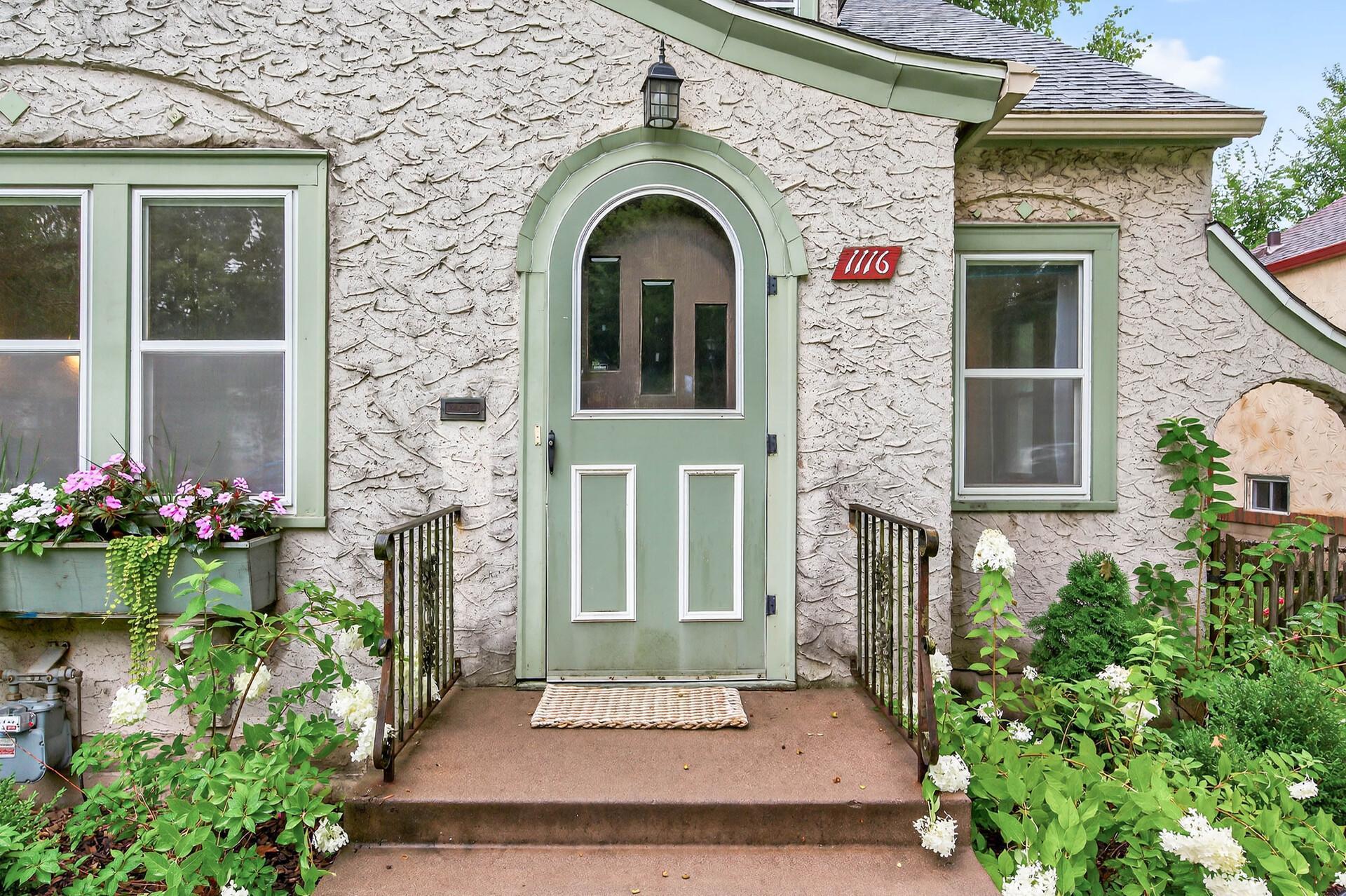 1116 James Avenue