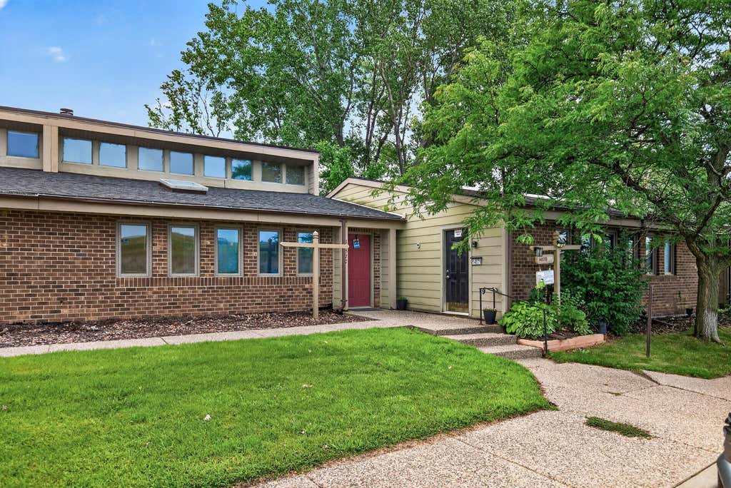 Photo of 14577 Grand Avenue S, Burnsville, MN 55306 (MLS # 7118729)