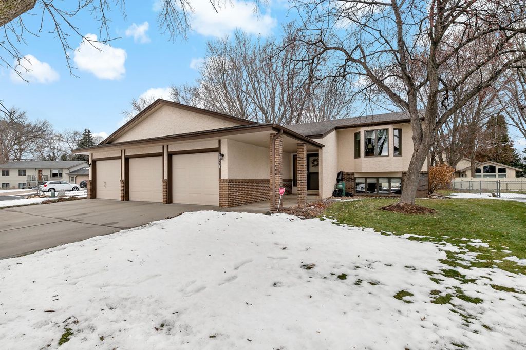 Photo of 1729 Presidential Lane, Shakopee, MN 55379 (MLS # 7008821)