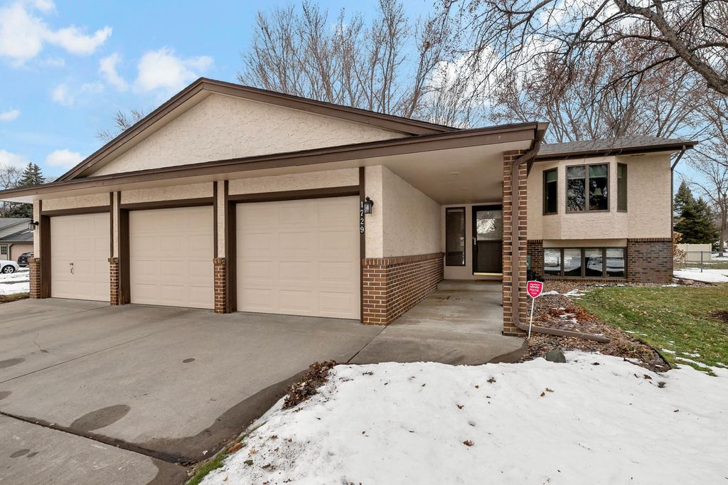 Photo of 1729 Presidential Lane, Shakopee, MN 55379 (MLS # 7008821)