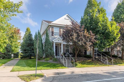 1615 Legacy Parkway E 1011 Maplewood MN 55109