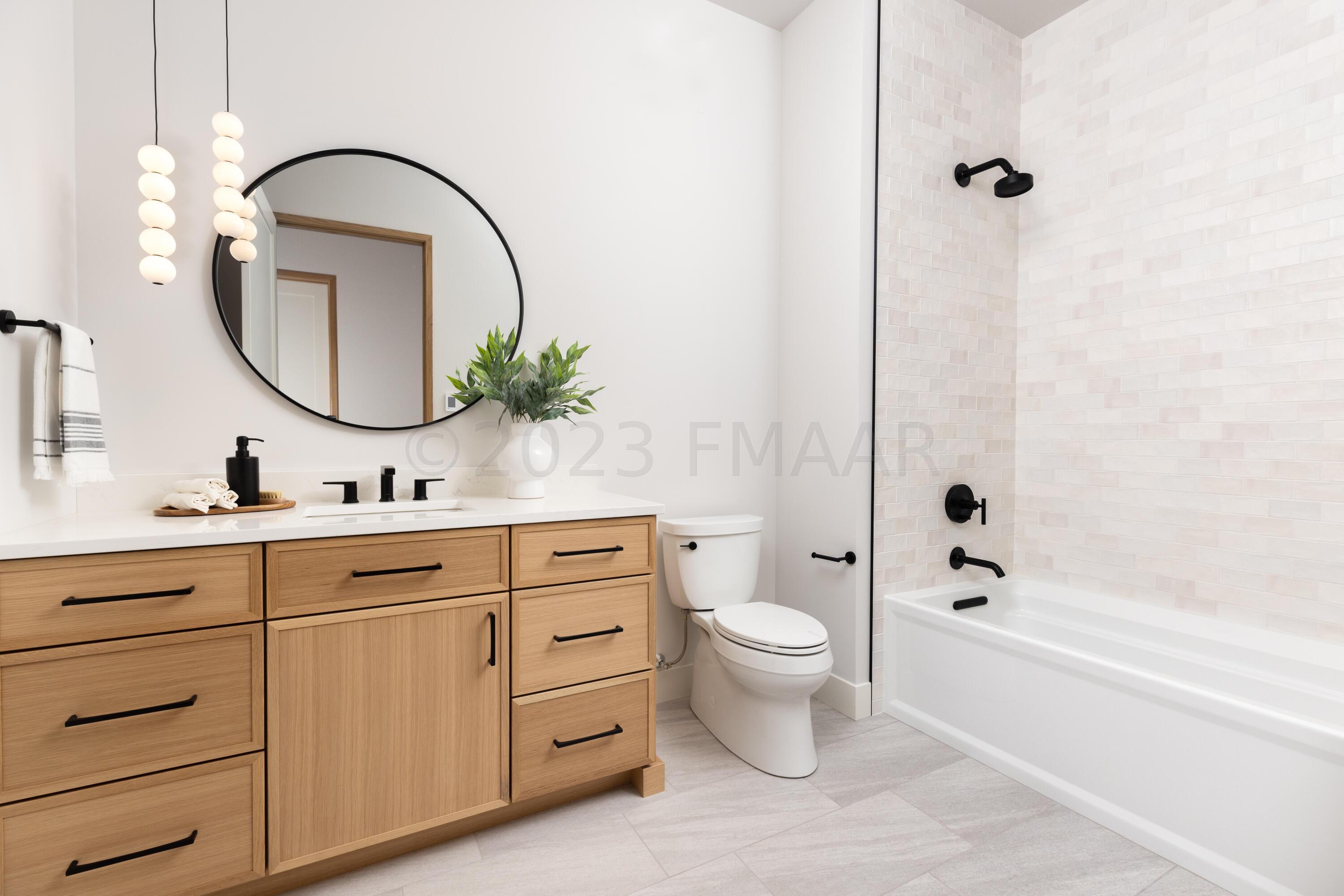 Fargo, North Dakota, 58102, United States, 2 Bedrooms Bedrooms, ,2 BathroomsBathrooms,Residential,Active,2017889