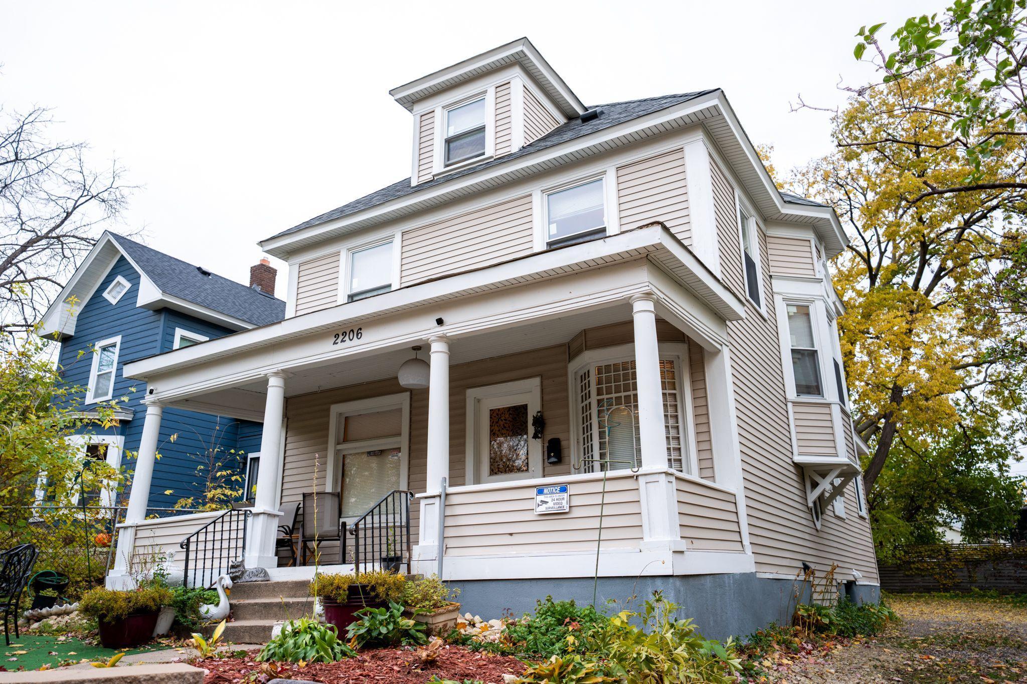 2206 Elliot Avenue