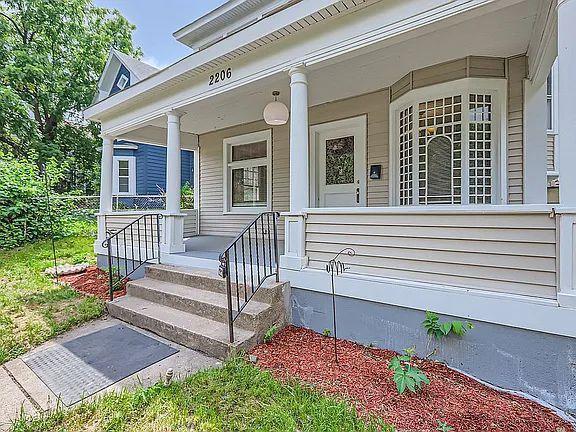 2206 Elliot Avenue