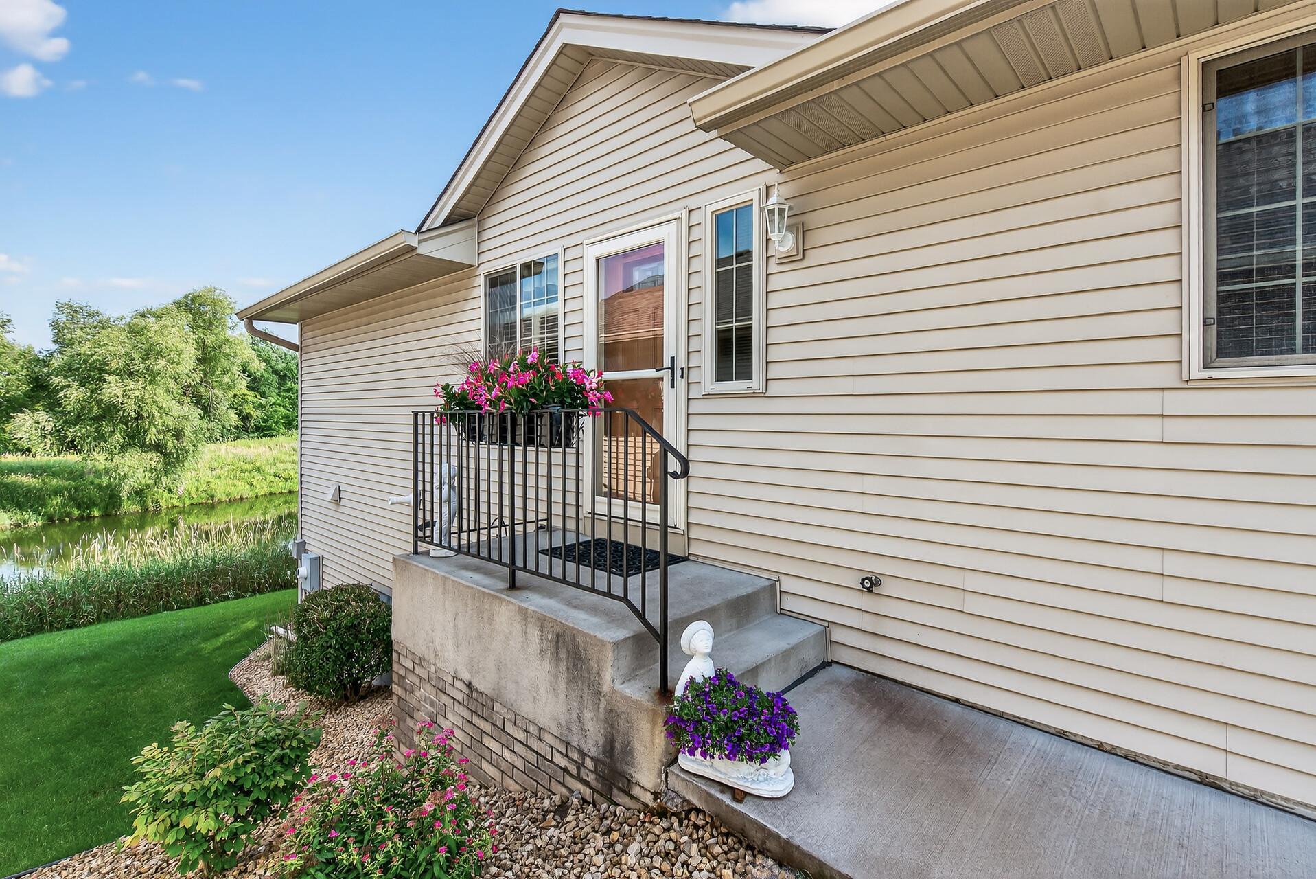 13156 Europa Trail N