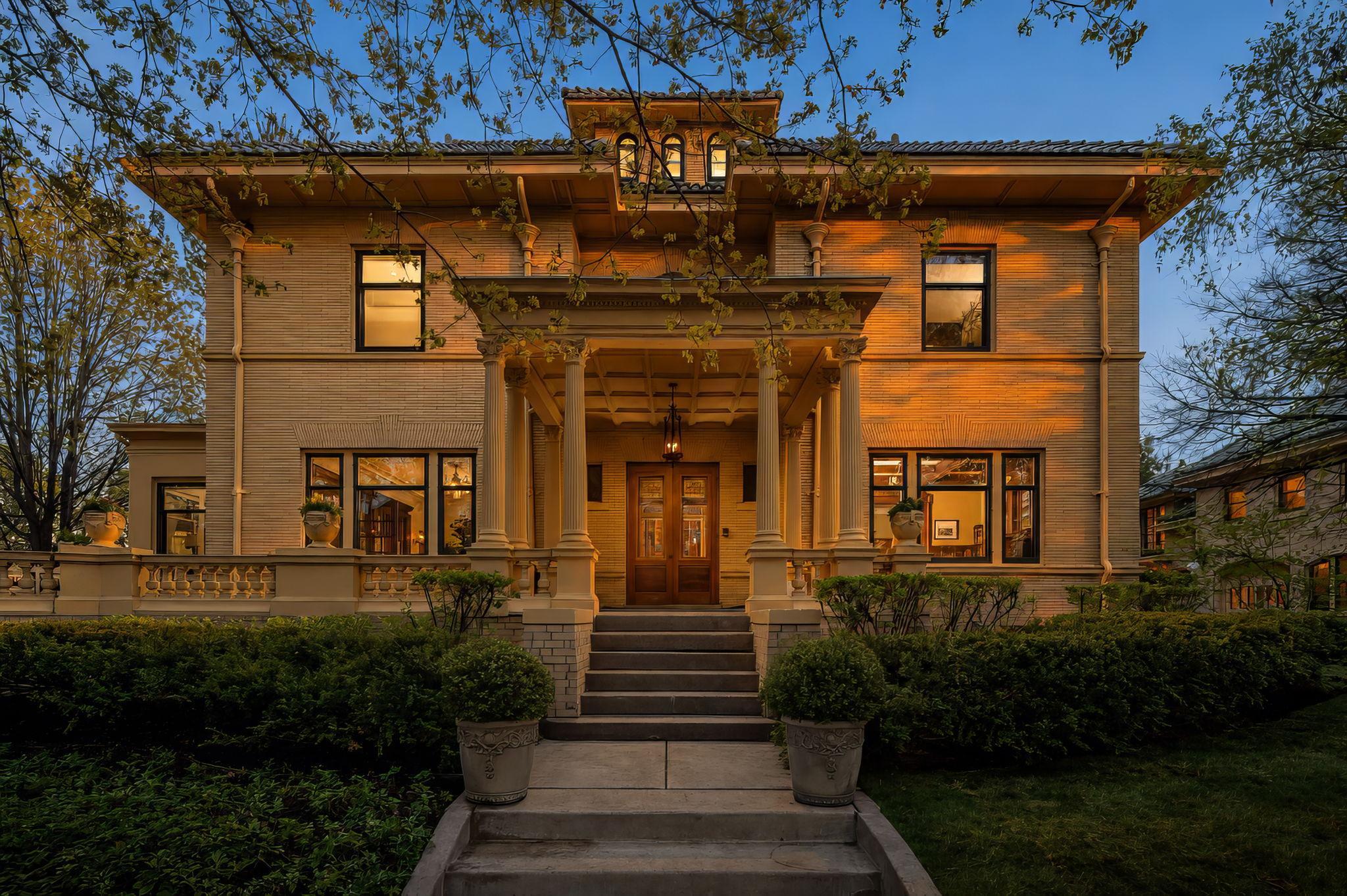 1005 Mount Curve Avenue