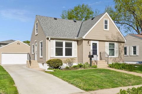 1031 Bowdoin Street Saint Paul MN 55116