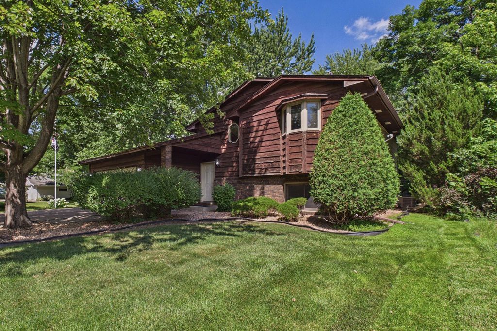 Photo of 9194 Goldenrod Lane N, Maple Grove, MN 55369 (MLS # 7102768)