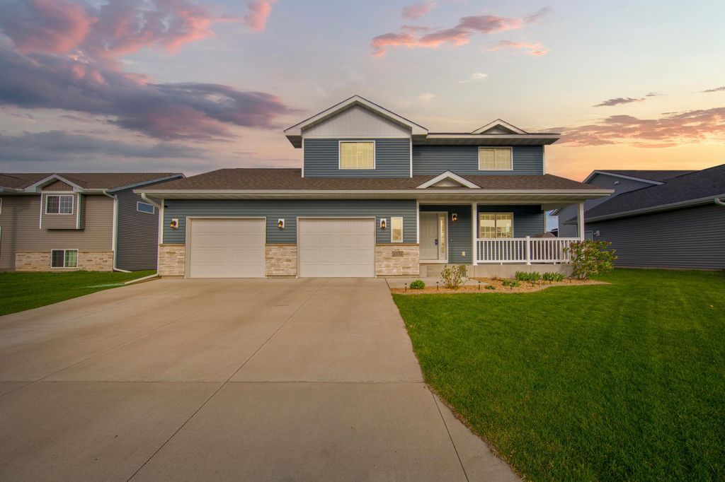 Photo of 2070 Pratt Circle, Saint Peter, MN 56082 (MLS # 7065397)