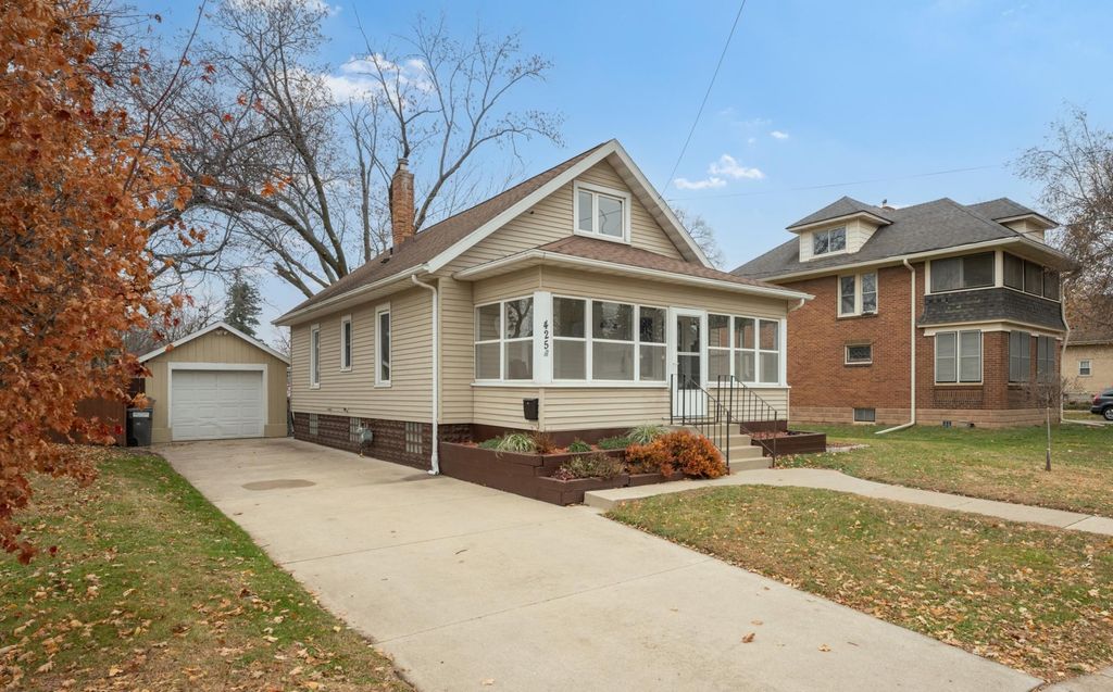 Photo of 425 7th Street NW, Rochester, MN 55901 (MLS # 7009491)