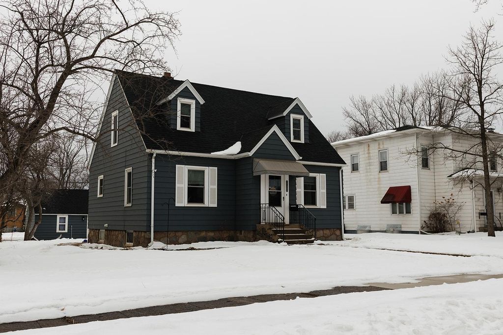 Photo of 1125 Minnesota Street, Hibbing, MN 55746 (MLS # 7042973)