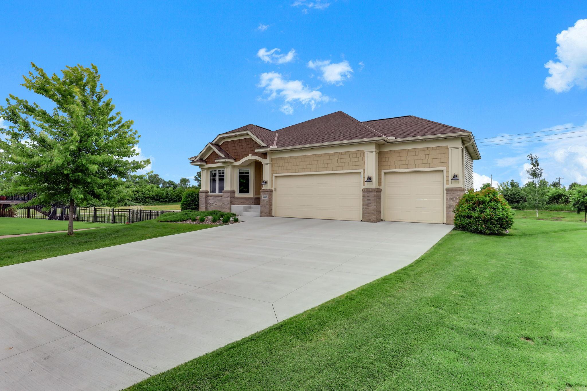 9937 8th Street N