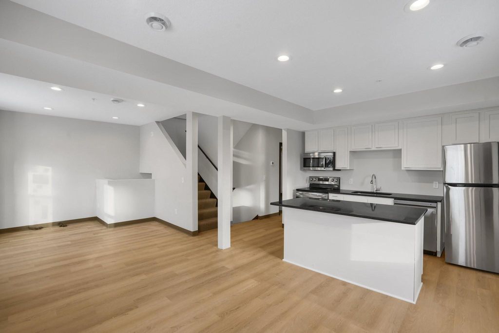 Photo of 1129 8th Street SE, Minneapolis, MN 55414 (MLS # 7021404)