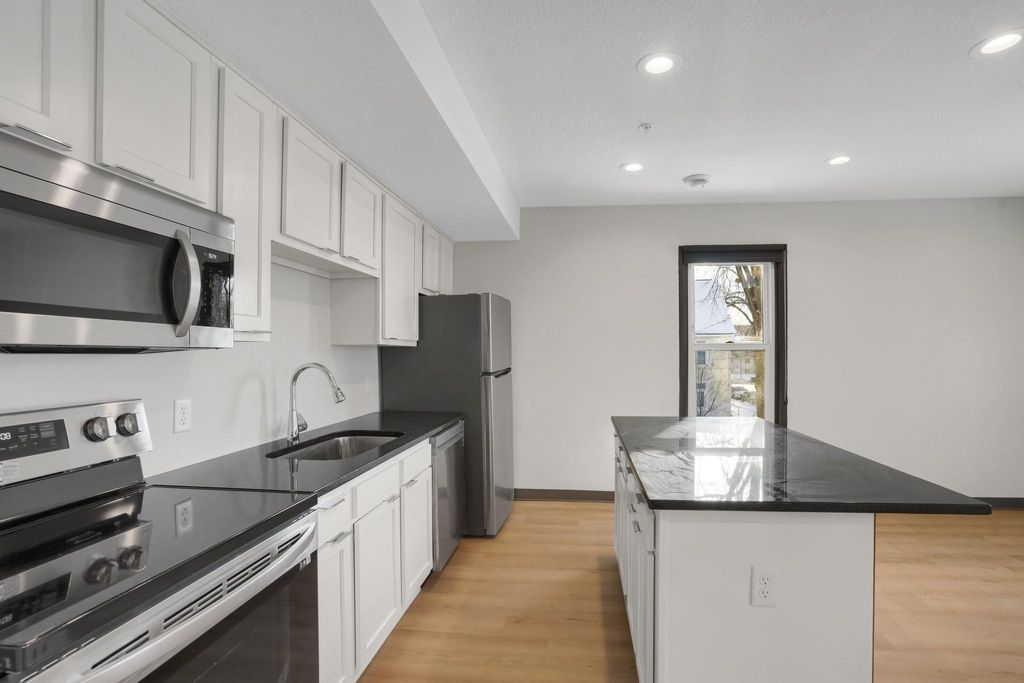 Photo of 1129 8th Street SE, Minneapolis, MN 55414 (MLS # 7021404)