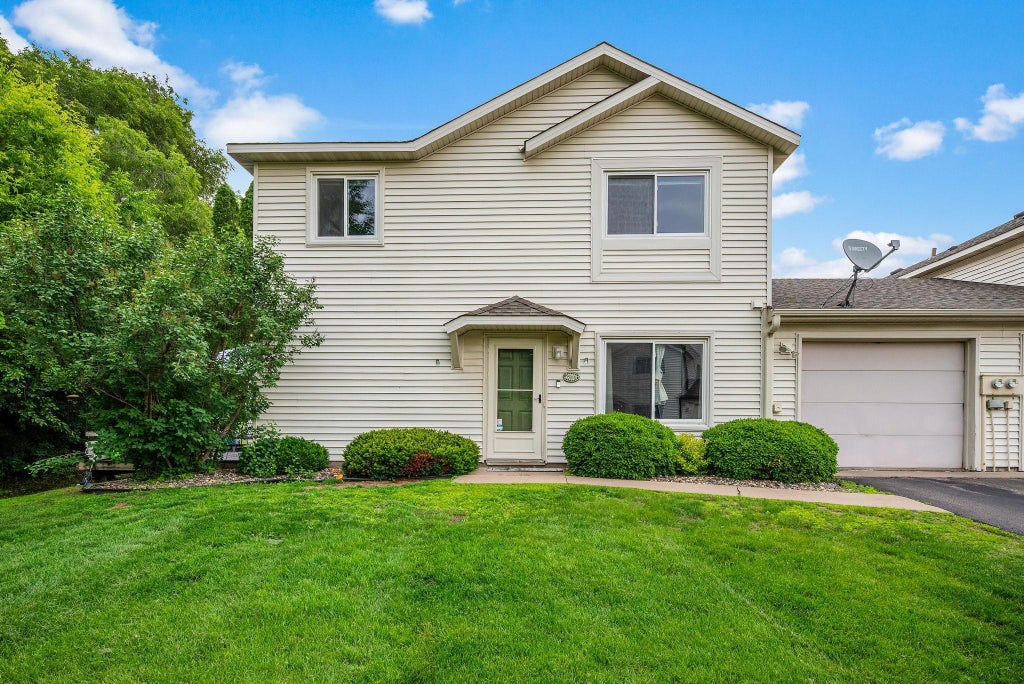 Photo of 1521 Clemson Drive #B, Eagan, MN 55122 (MLS # 7159284)