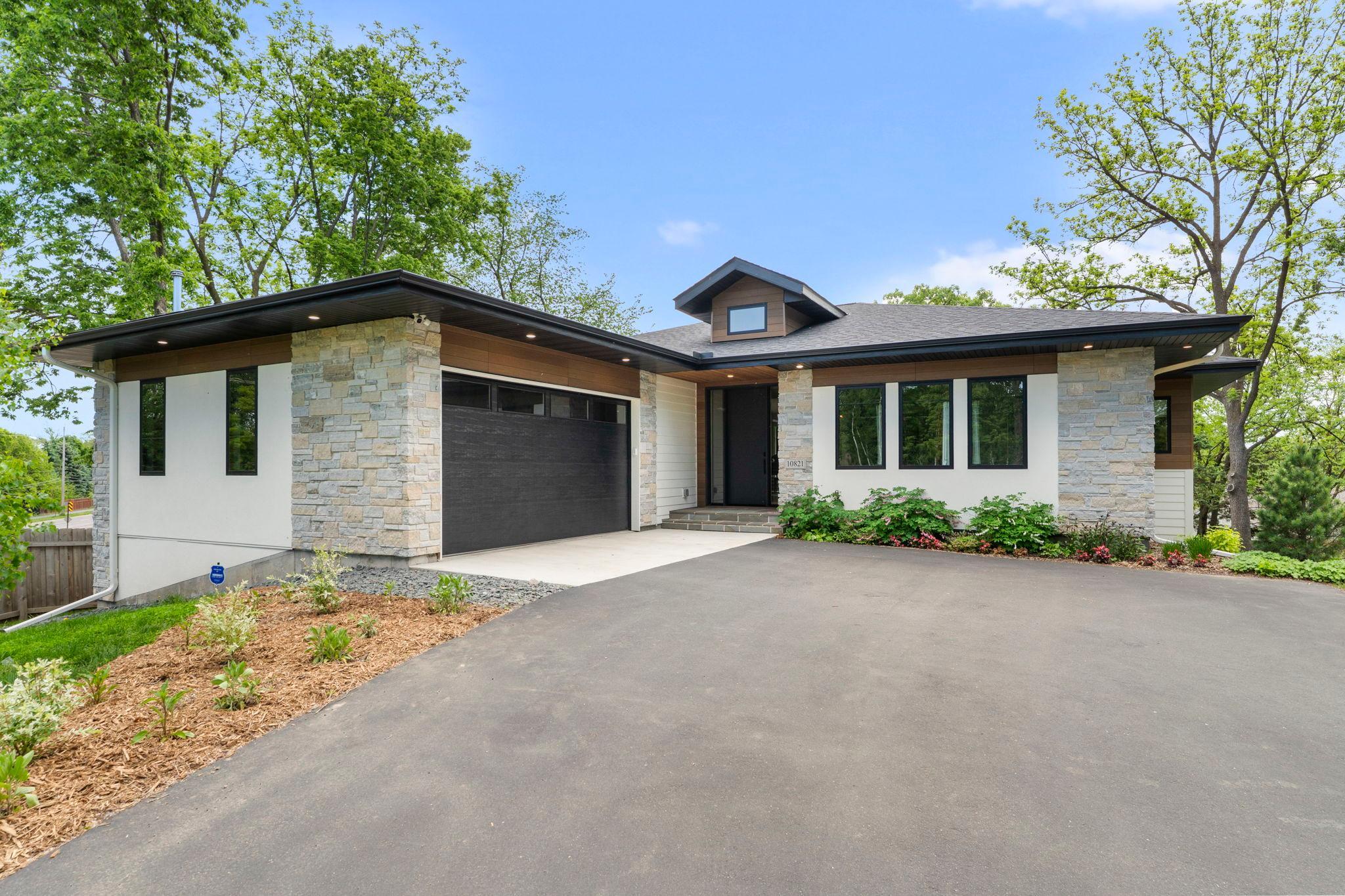 10821 Blossom Road