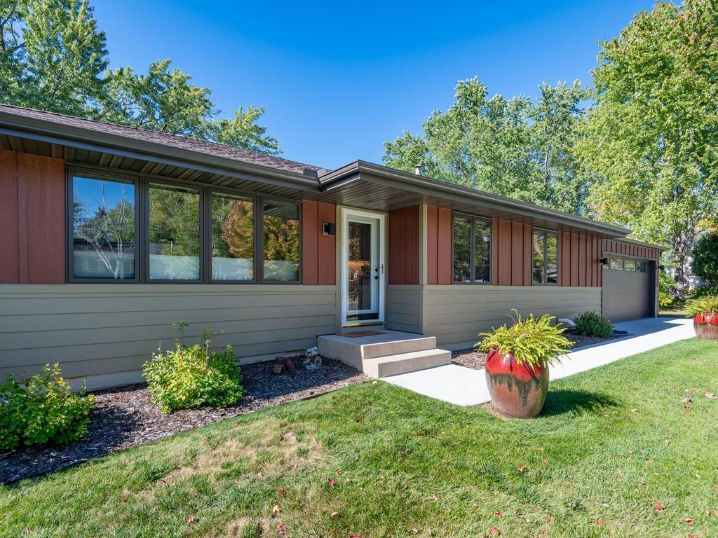 13008 Lakeview Drive Drive