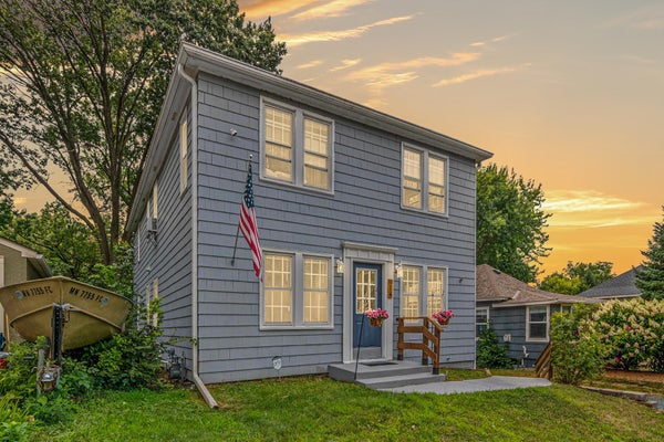 60 GROVE ST, SAINT PAUL, MN 55115 - Image aa121dc1f686952fa28405dd8d4e10e6/425730132