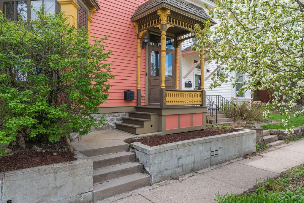 Photo of 750 Margaret Street, Saint Paul, MN 55106 (MLS # 7059382)