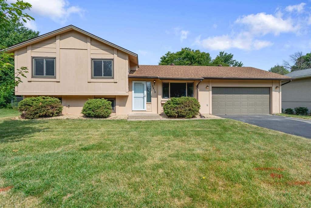 Photo of 3819 Lodestone Lane, Eagan, MN 55122 (MLS # 7118622)