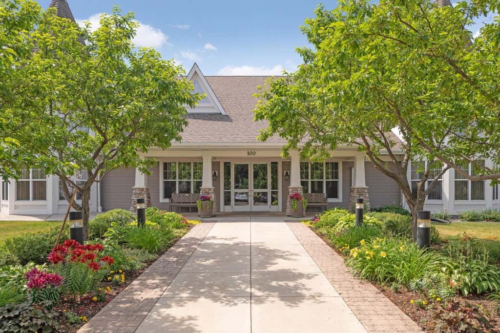 Photo of 100 Clydesdale Trail #328, Medina, MN 55340 (MLS # 7018629)