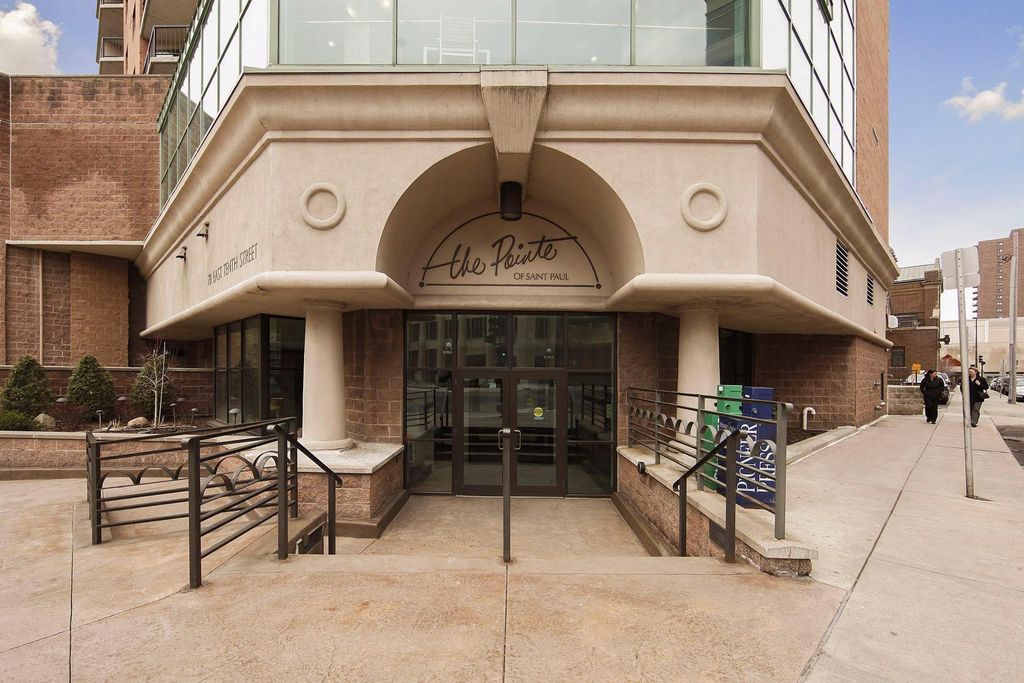 Photo of 78 10th Street E #2408, Saint Paul, MN 55101 (MLS # 7037906)