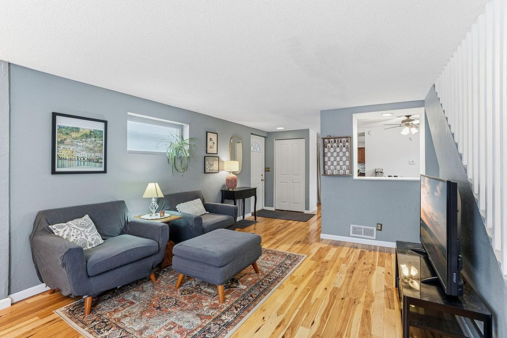 Photo of 454 Michigan Street, Saint Paul, MN 55102 (MLS # 7046799)