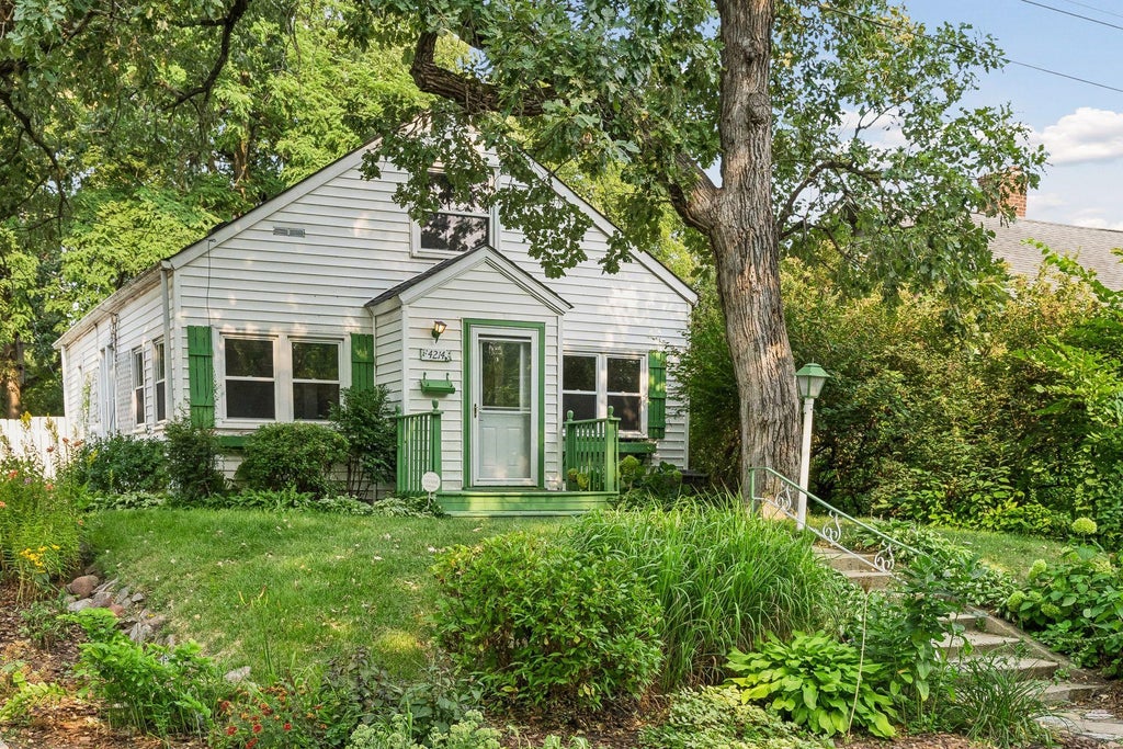 Photo of 4214 Alabama Avenue S, Saint Louis Park, MN 55416 (MLS # 7123875)