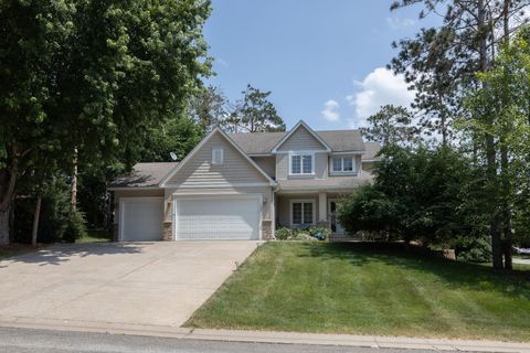 Photo of 562 Hillside Drive, Prescott, WI 54021 (MLS # 6393588)